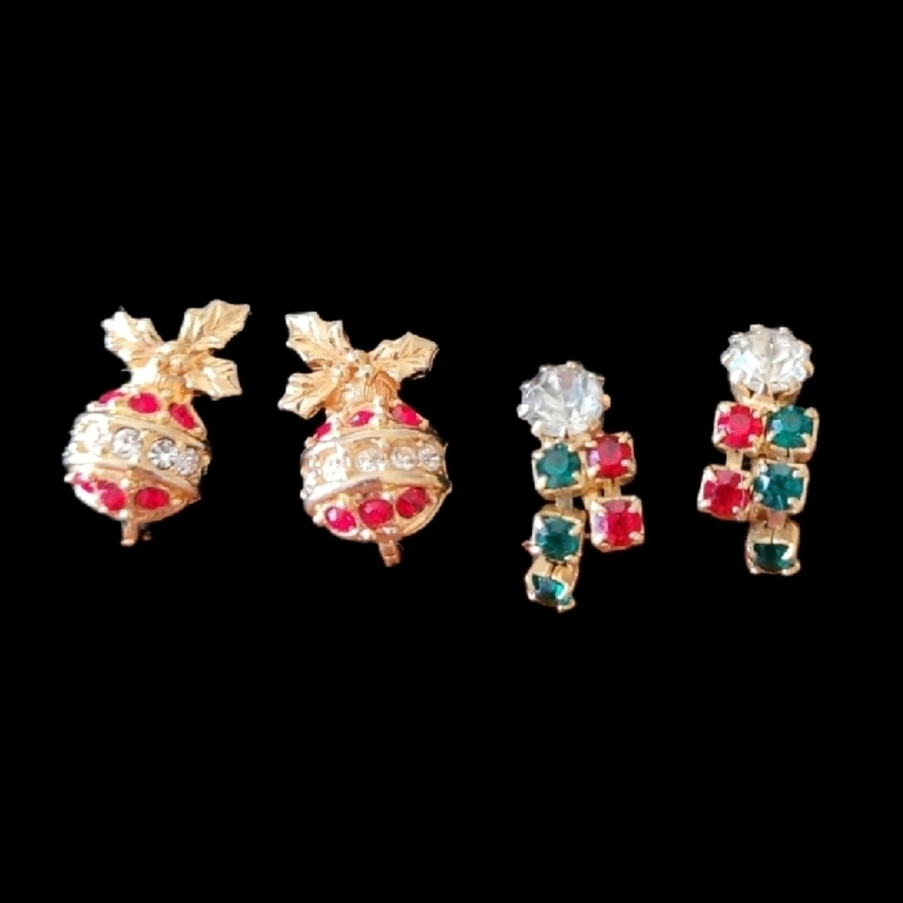 Vintage Crystal Rhinestone Red Green  Gold Christmas Clip On Earrings Set of 2‎